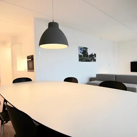 Apartment Fantastic 2-bed W Balcony In North Habour